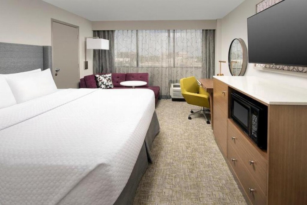 Crowne Plaza San Antonio Airport Image 20